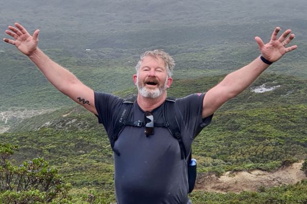 Inspirational brain injury advocate Dr. Bruce Powell Joins Headway Charity Golf Day