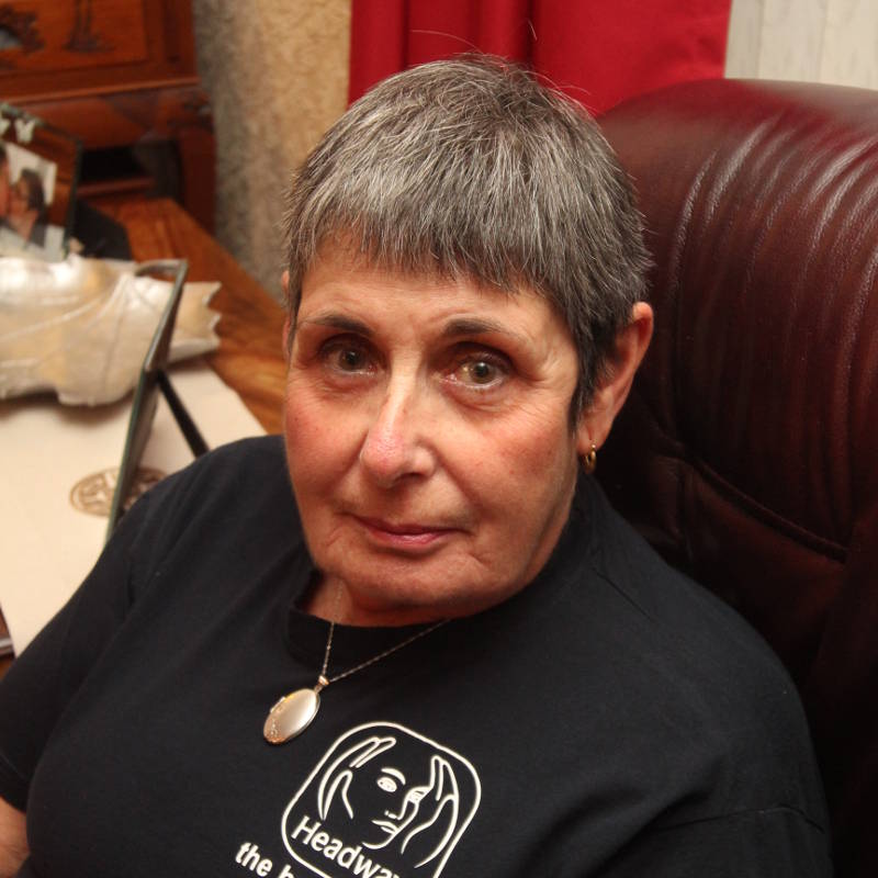 Hull brain injury survivor living with terminal cancer wins national award Main Image