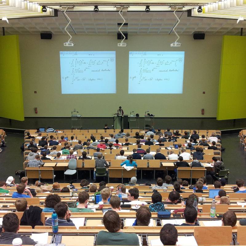 University students with a brain injury may be eligible for Disabled Students' Allowances Main Image